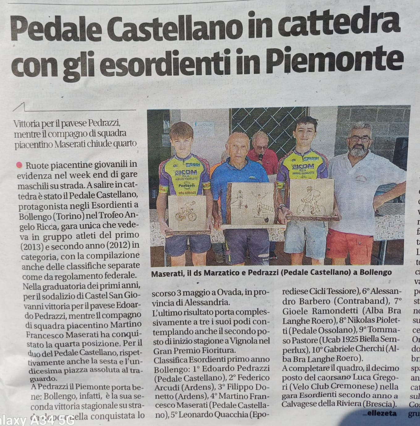 Articolo di giornale: Pedale Castellano in cattedra con gli esordienti in Piemonte, con la foto della premiazione di Bollengo